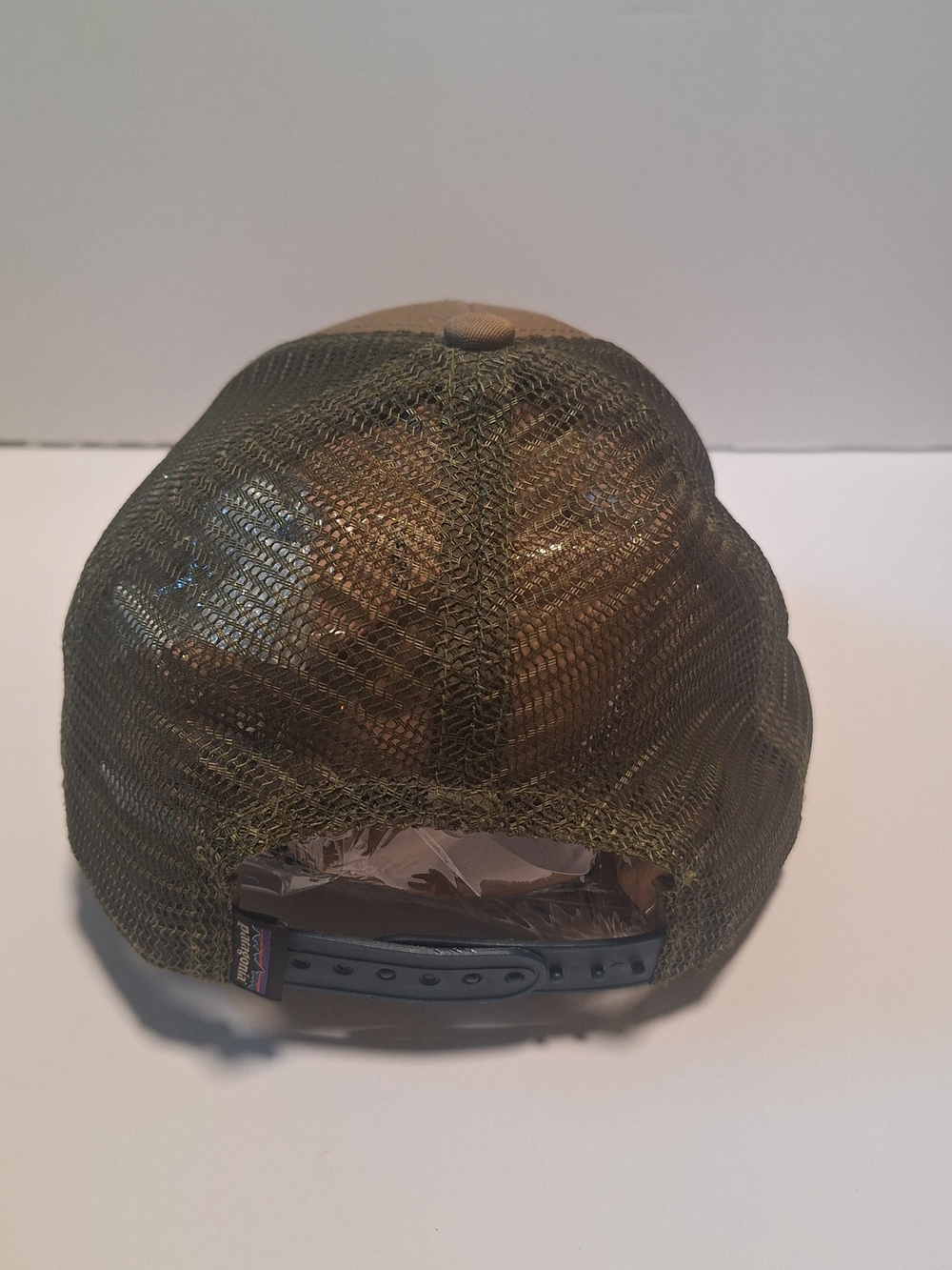 Patagonia P-6 Logo Trucker Hat Olive Green Brown Snapback Cap Never Worn - Picture 4 of 8